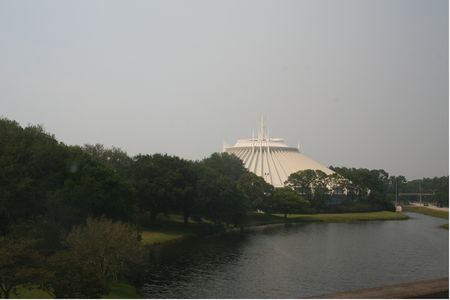 Space Mountain photo, from ThemeParkInsider.com